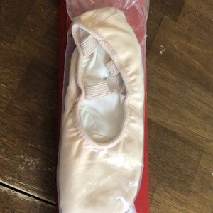Capezio ballet slippers size 9.5m
